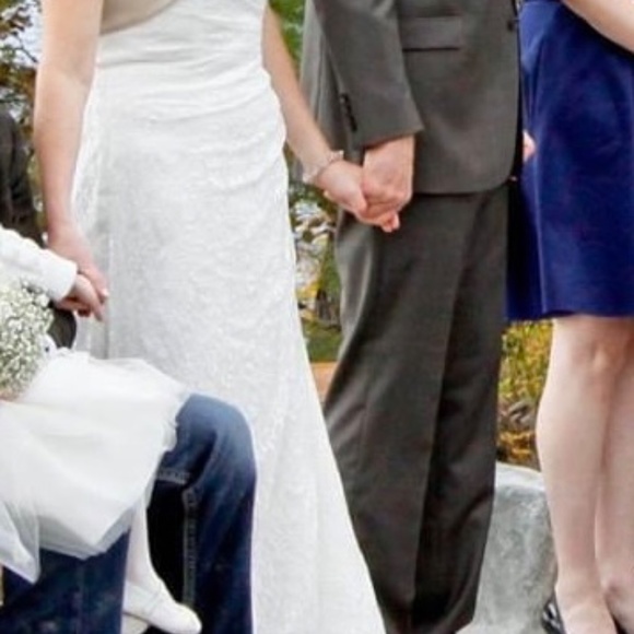 Wedding Dress - Picture 2 of 8